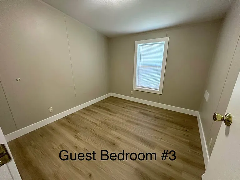 852 Charles Rd — Photo 32