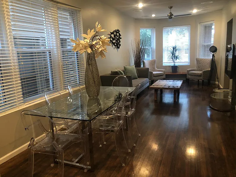 2742 W Nelson St #1 — Photo 3