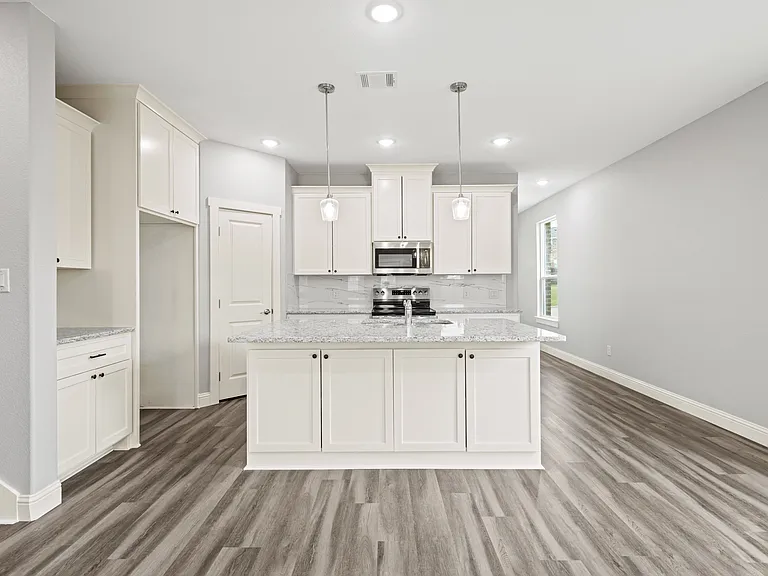 2308 Bloomfield Dr — Photo 8