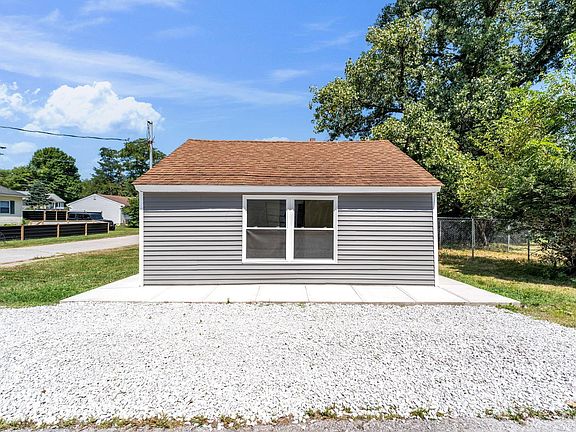 3rd image of 7082 Norwood Dr
