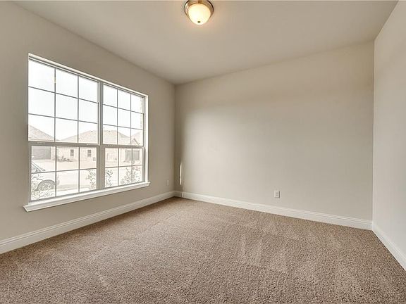 4th image of 1539 Derby Dr