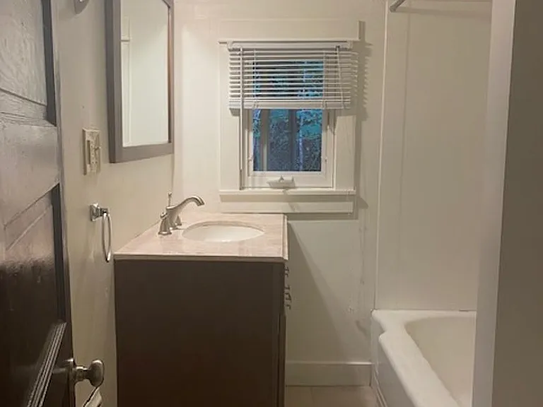 119 Thurston Ave — Photo 18