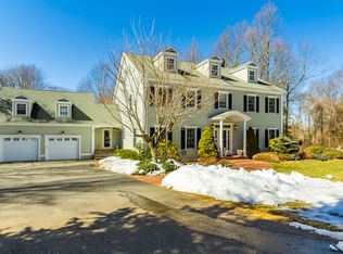 35 Flat Rock Dr, Easton, CT 06612