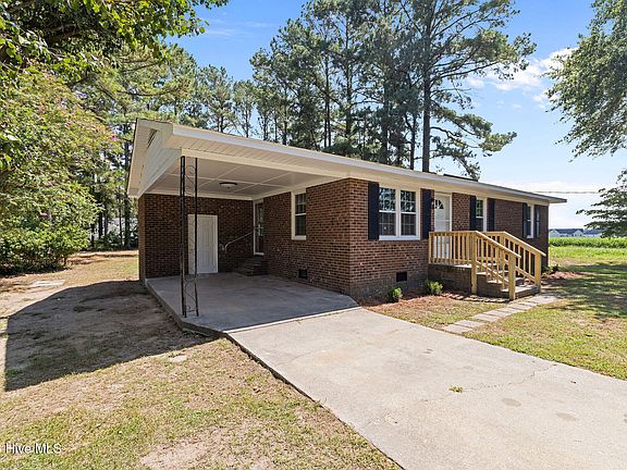 2nd image of 209 Greenacres Road
