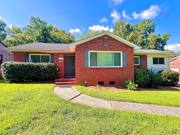 2nd image of 923 Cardinal Dr