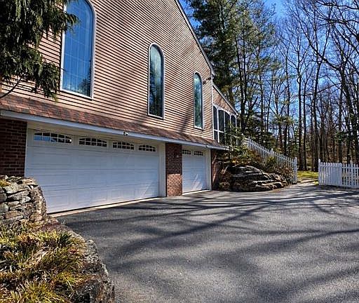 5th image of 61 Sun Valley Rd