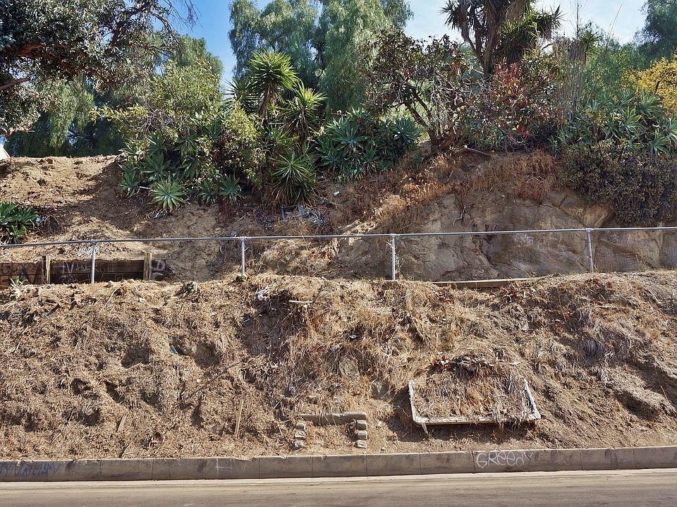 1st image of 2806 Sierra St