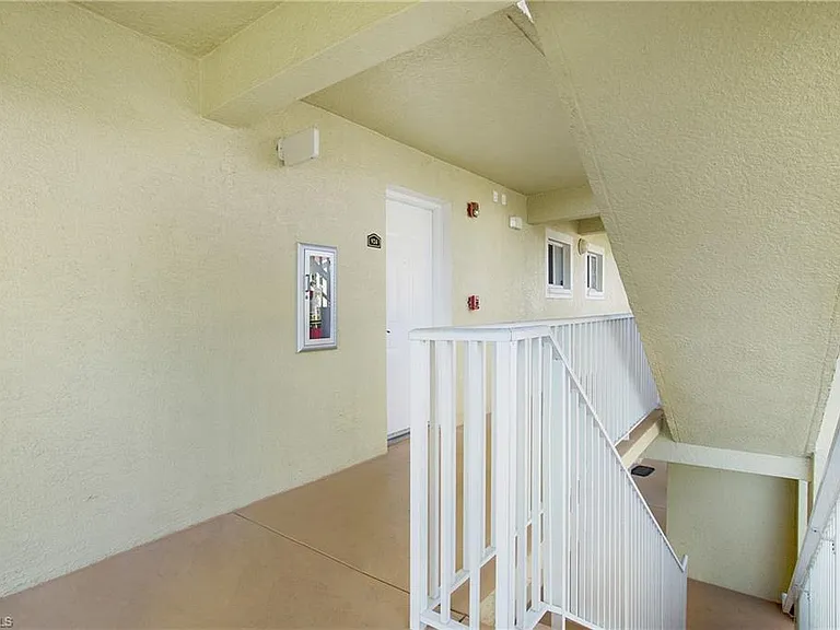 8271 Key Royal Cir #924 — Photo 26