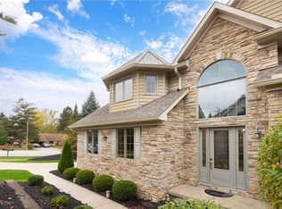 2777 Horseshoe Blvd #3B, Westlake, OH