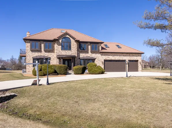 2658 E Royal Ridge Dr, Crete, IL 60417