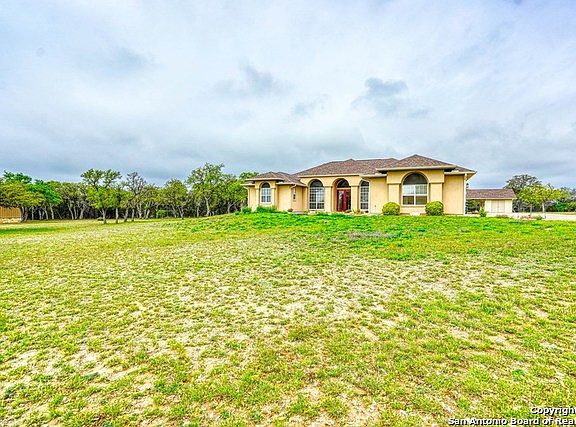 4th image of 275 Estates Dr