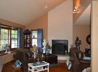 150 Valley Brook Dr, Newnan, GA 30265