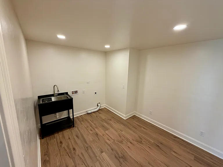 329 Ronald Dr — Photo 4