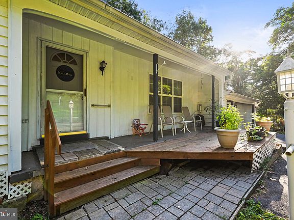 3rd image of 476 Big Spring Rd