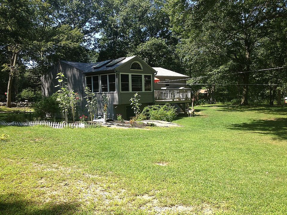 2nd image of 302 Log Bridge Rd