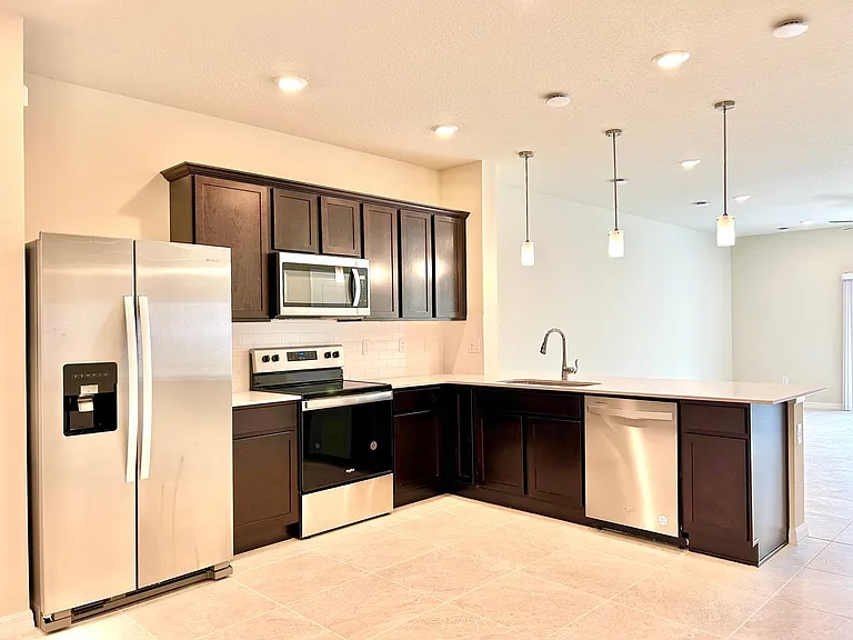 4652 Sparkling Shell Ave — Photo 4