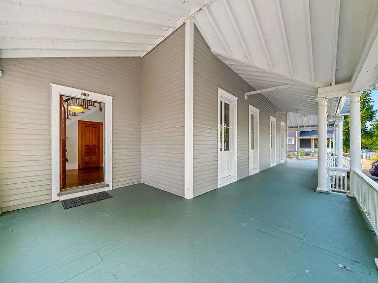 583 Russell Dr — Photo 5