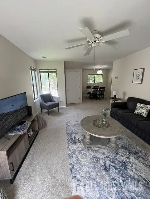 1 bed, 1.0 bath, 822 sqft, $1,800 — Photo 3
