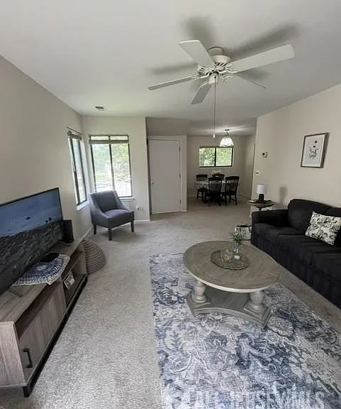 702 Jacob Ct — Photo 3
