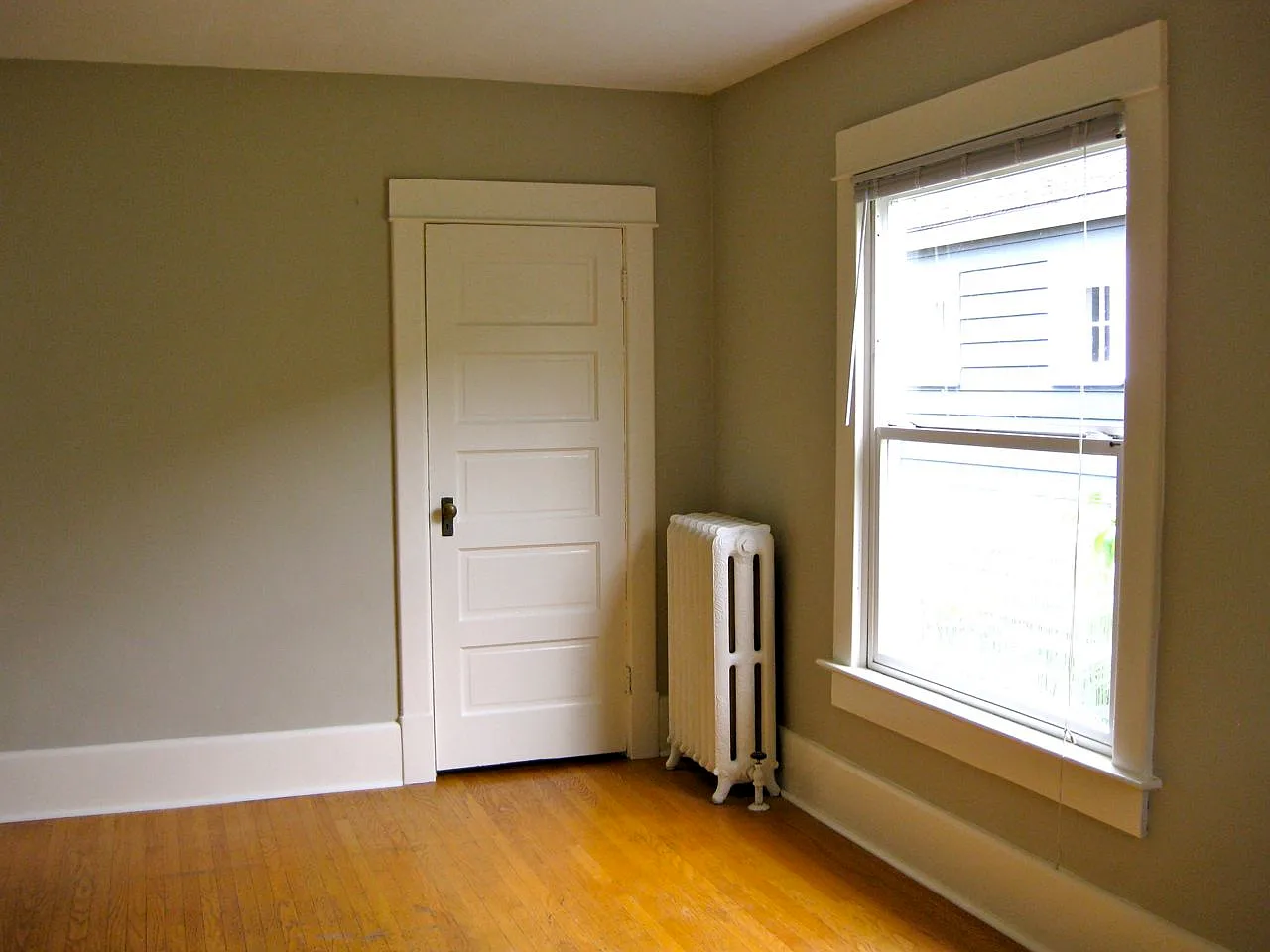 3 bed, 1200 sqft, $4,200 — Photo 3