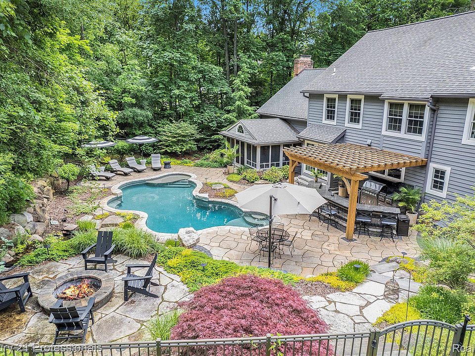 1st image of 7220 Hillside Dr