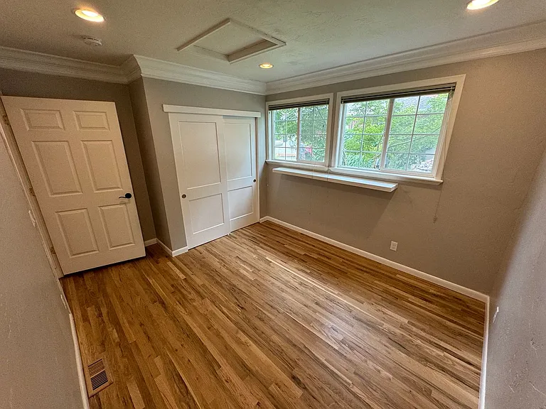 1933 E Bryan Ave — Photo 6