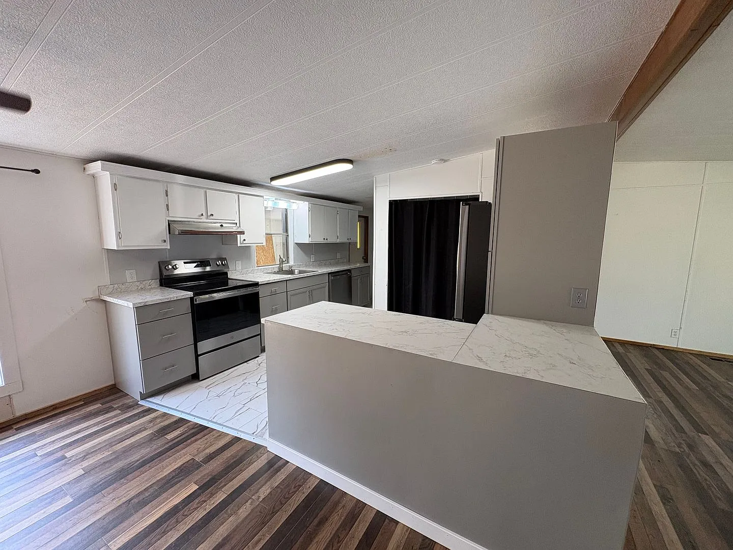 3 Bedroom 2 Bath Home for Rent — Photo 4