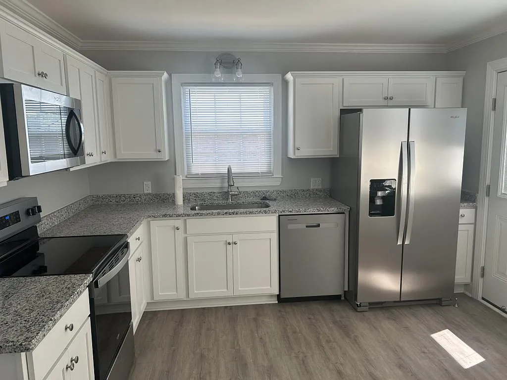 2940 W Woodbine Ave — Photo 3