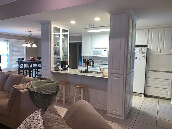 5th image of 217 Knoll Creek Cir