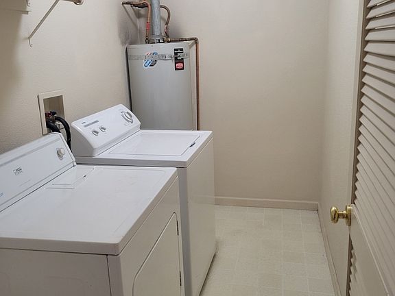 5th image of 35 Russell Ct #C