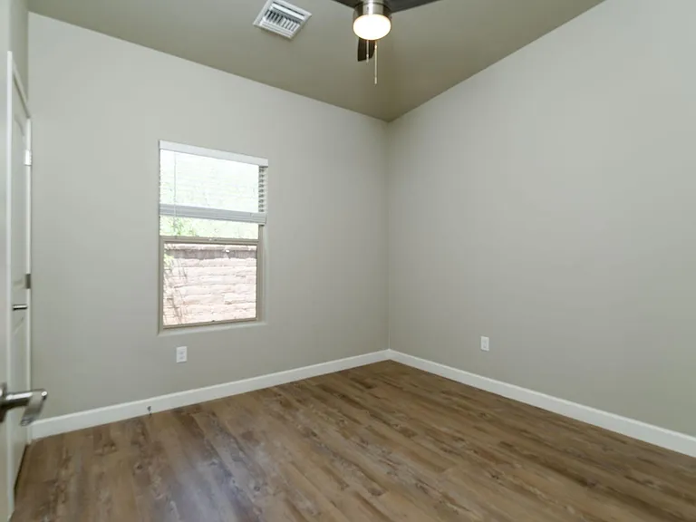 517 E Calle Arizona — Photo 19