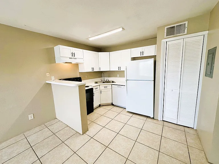 4760 Walden Cir #531 — Photo 7