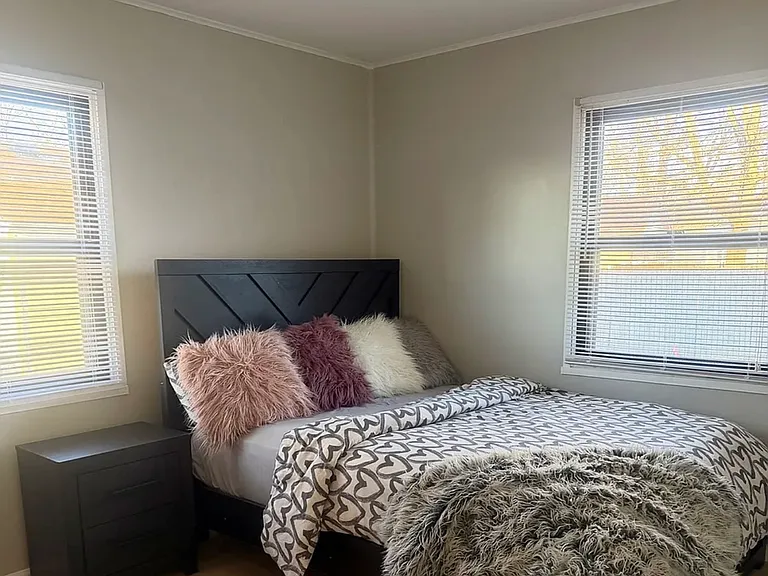 1420 Seminole Dr — Photo 10