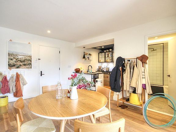 2nd image of 10 Lexington Ave APT 4G