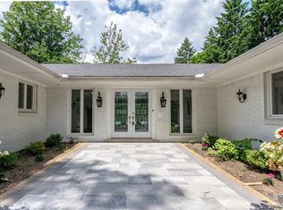 587 E Long Lake Rd, Bloomfield Hills, MI 48304