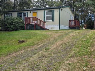 737 Edgewood Ave NE, Ocean Shores, WA