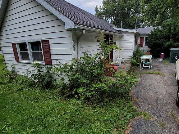 3rd image of 2020 E Dartmouth Ave