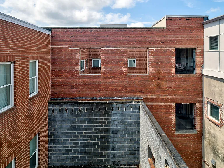 Montgomery Square Apartments — Photo 24