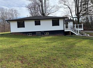 3103 Pipers Gap Rd, Mount Airy, NC 27030