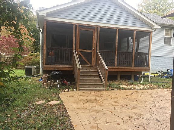 2nd image of 33 Meadowood Dr