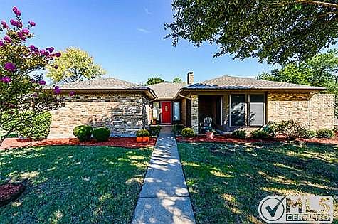 1st image of 2426 Sam Houston Dr