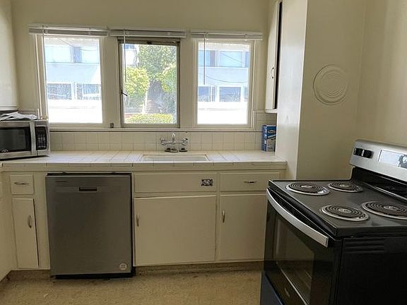 5th image of 6225 Antioch St Unit E