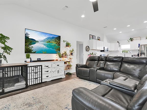 5th image of 465 Toy Ln