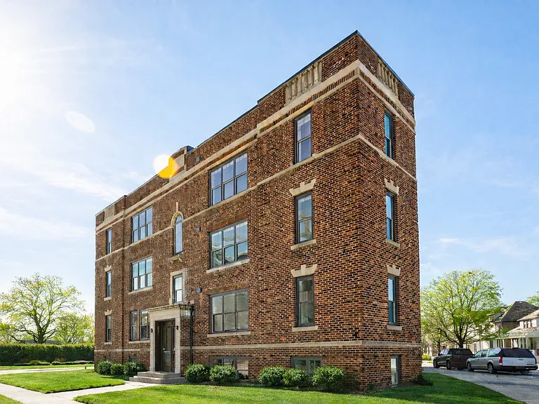 Sterling Apartments — Photo 8