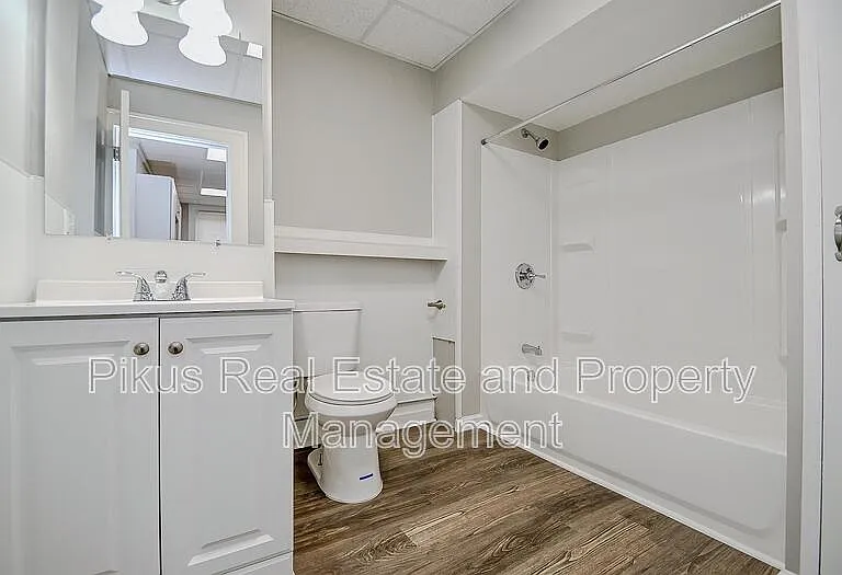 111 Lincoln Way W #2 — Photo 6