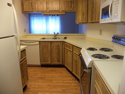 4th image of 4014 Dream Oak Pl APT 104