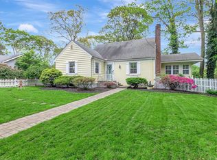 18 Pine Hill Rd, Port Jefferson, NY 11777