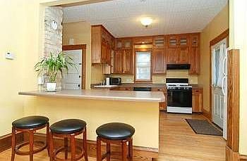 5th image of 3547 Harriet Ave