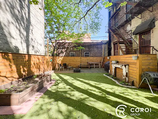 Rented by Coroi Corp | media 21