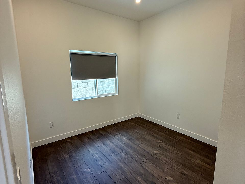 1st image of 5121 W Roberts Dr #2